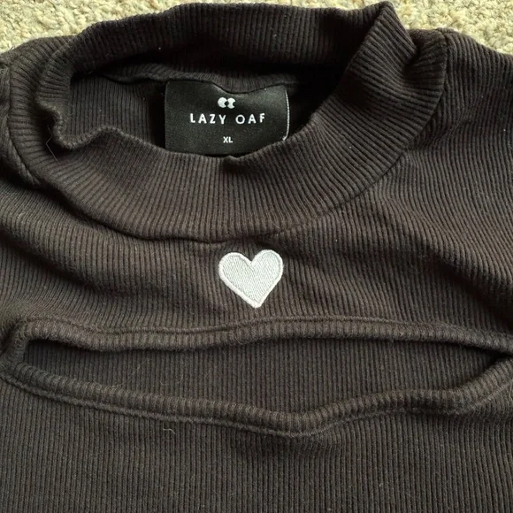 Lazy Oaf heart cut out fitted ribbed crop top - Picture 4 of 5